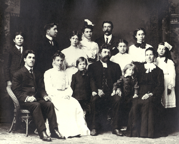 1906 Lundberg Family